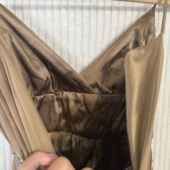 Carmen Marc Valvo 100% Silk Embellished Straps Pleated Dress Tan Size 0 - Picture 13 of 16